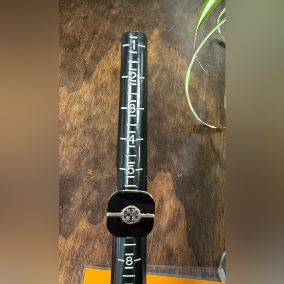 Tory Burch Logo Flat Costume Ring Size 6.5 - Picture 3 of 6